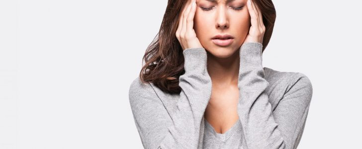 علاج الصداع الشديد المفاجئ والأسباب التي تسببه من أجل الابتعاد عنها