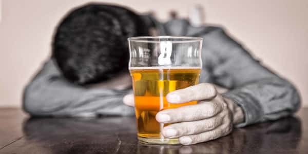 Photo of اضرار الكحول على الصحة والجسم 5 أضرار تجعلك لا تتناولها